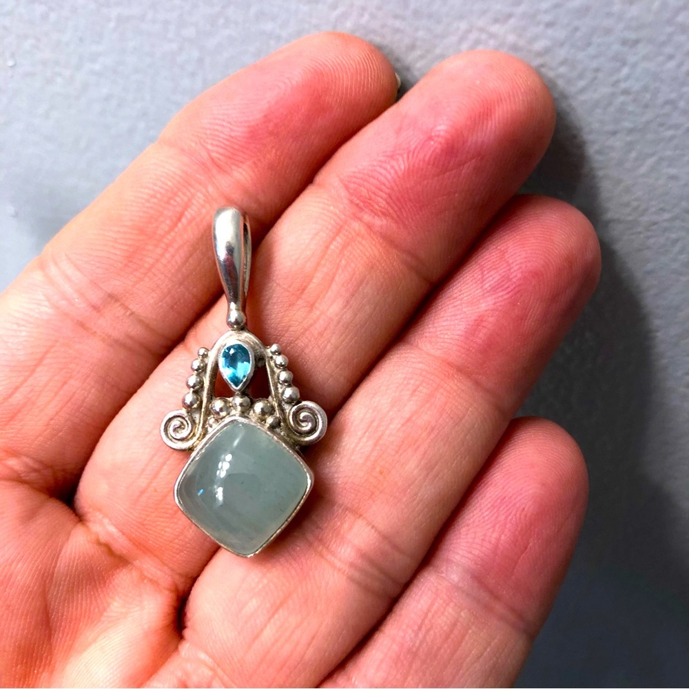 Sanjay 925 Sterling Silver Chalcedony and aquamarine pendant